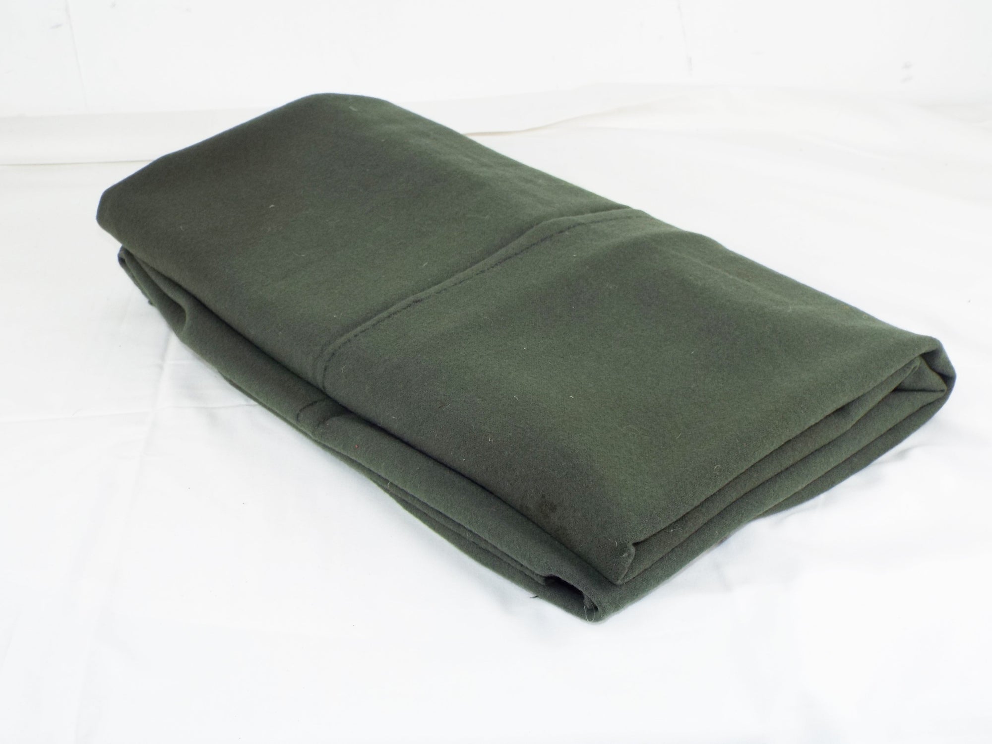British Lightweight Green Military Wool Blankets - DISTRESSED RANGE